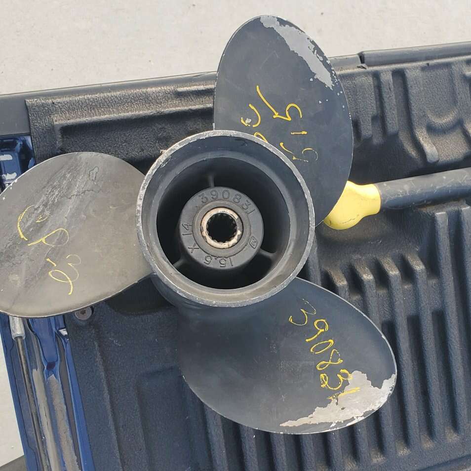 OMC Johnson Evinrude propeller 390831 15.5x24