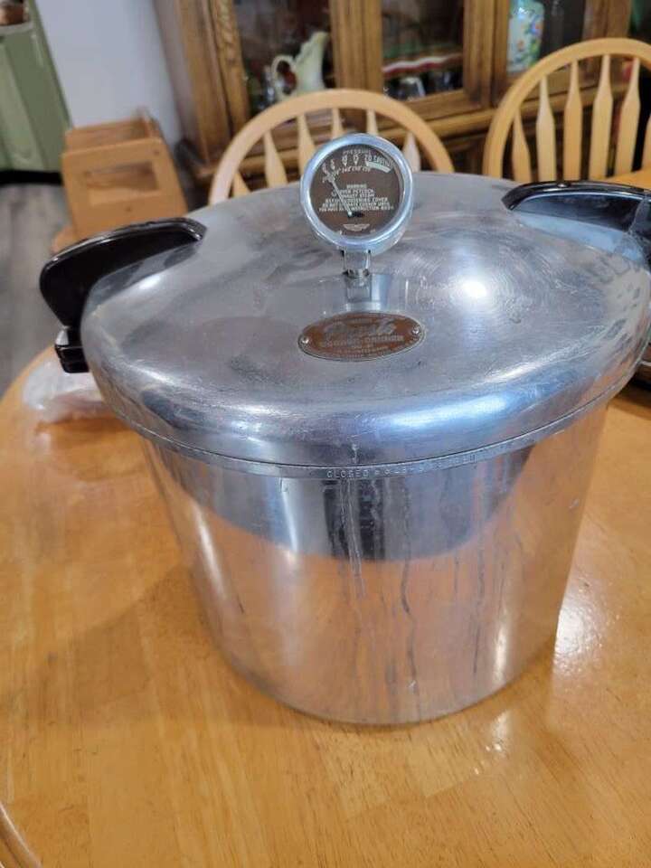 Presto Cooker Canner no21 (quart)