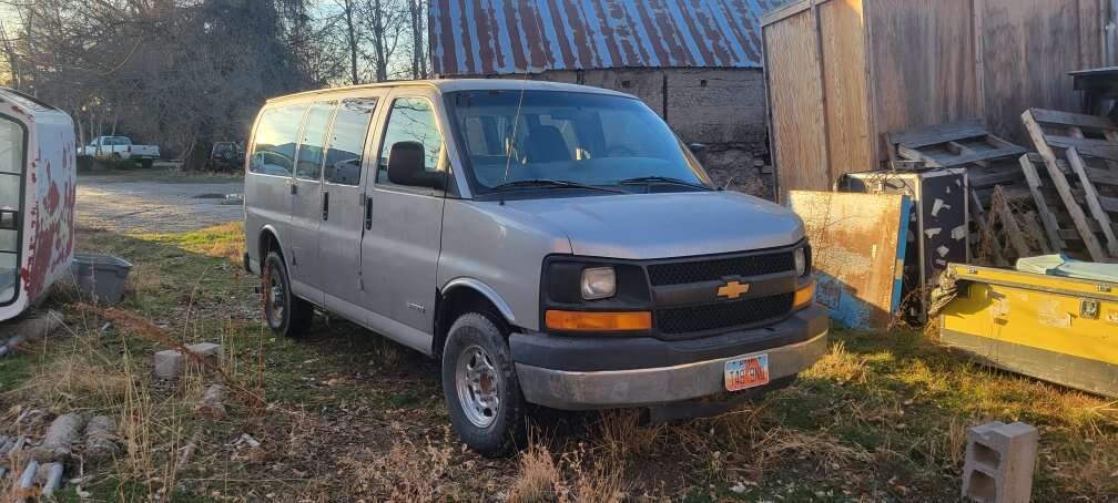 2005 chevy express partout