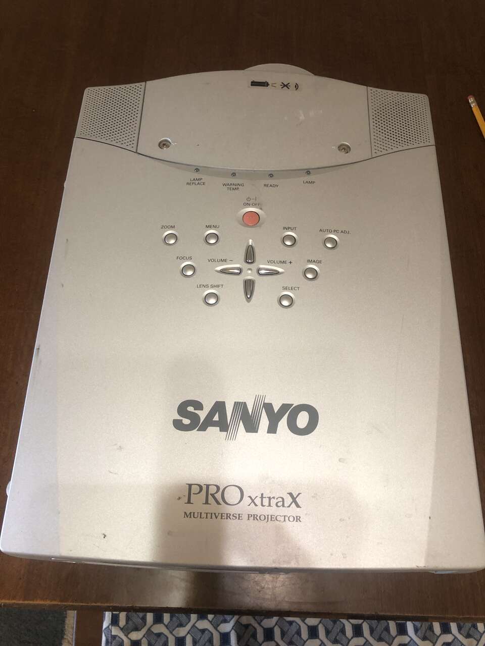 Sanyo PLC-XP57L PROJECTOR