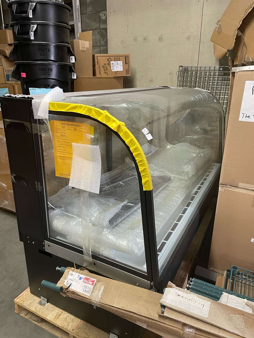 FEDERAL INDUSTRIES REFRIGERATED MERCHANDISER