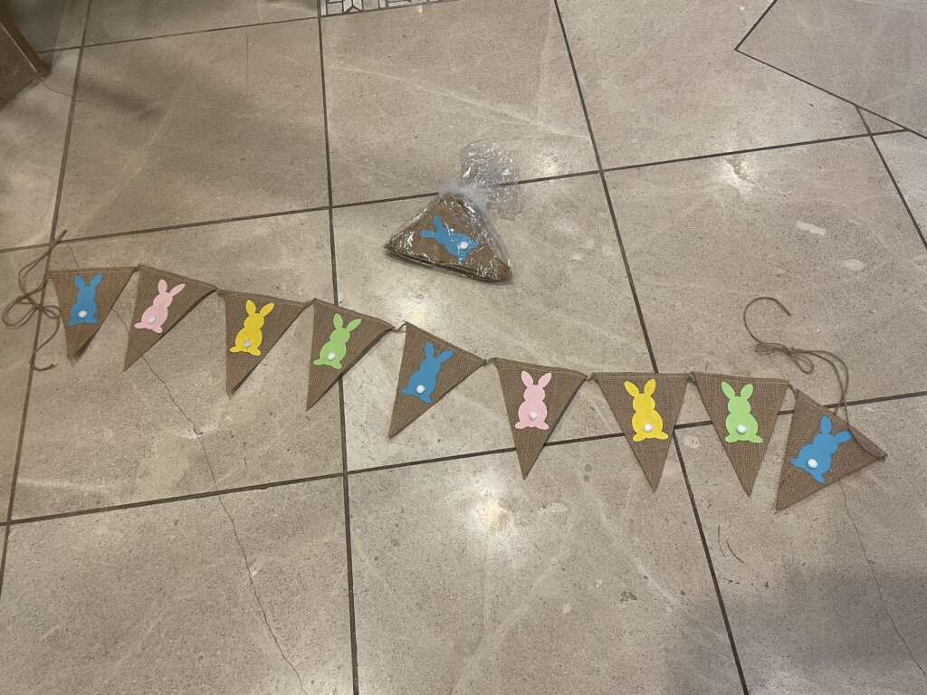 New Burlap Banner W/ Bunnies