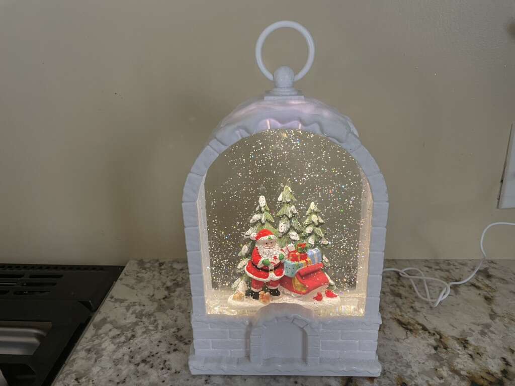 New Santa Water Case Snow Globe W/ Lights