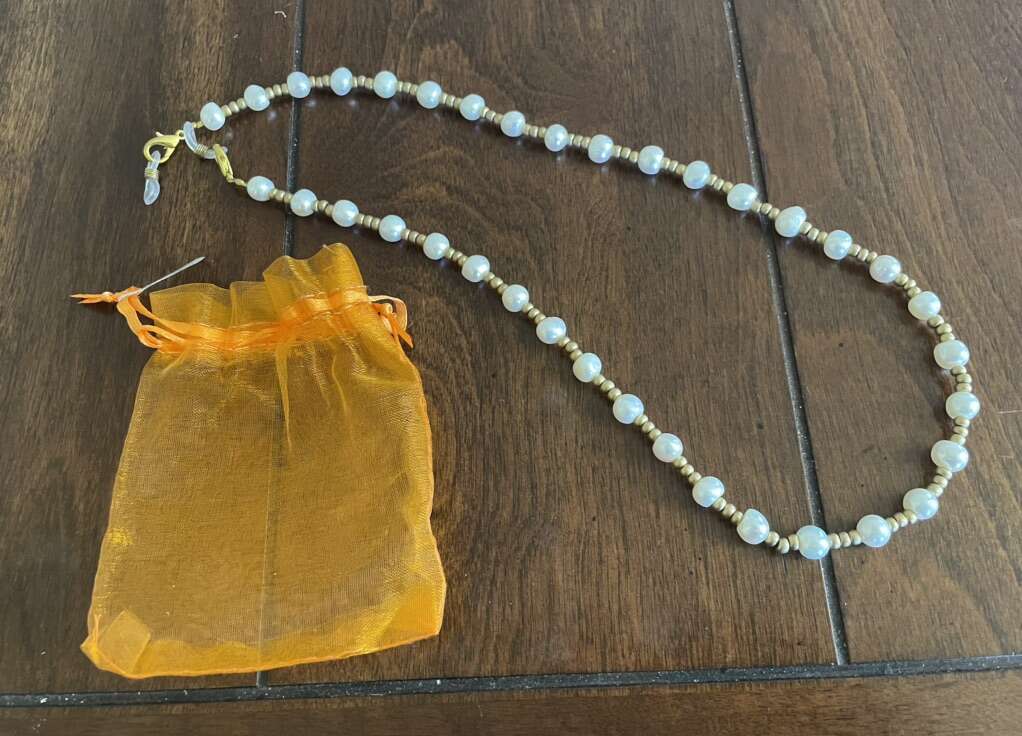 New Freshwater Pearl Nikki Rudd Eyeglass Straps