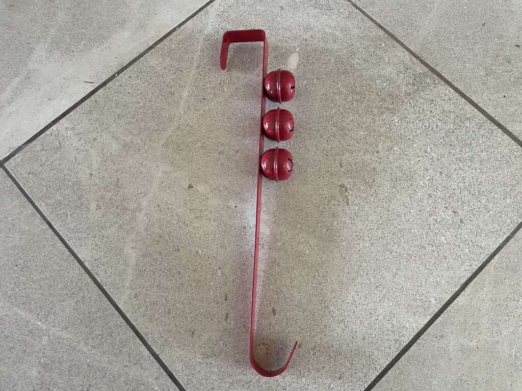 Red Metal Jingle Bell Over The Door Wreath Holder