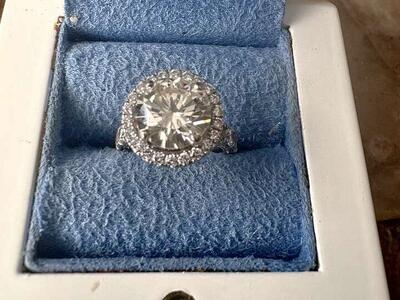 4.75 Natural Diamonds ring with halo 18k white gold E.G.L certificate