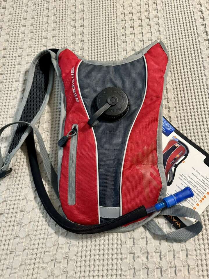 High Sierra Hydration Pack