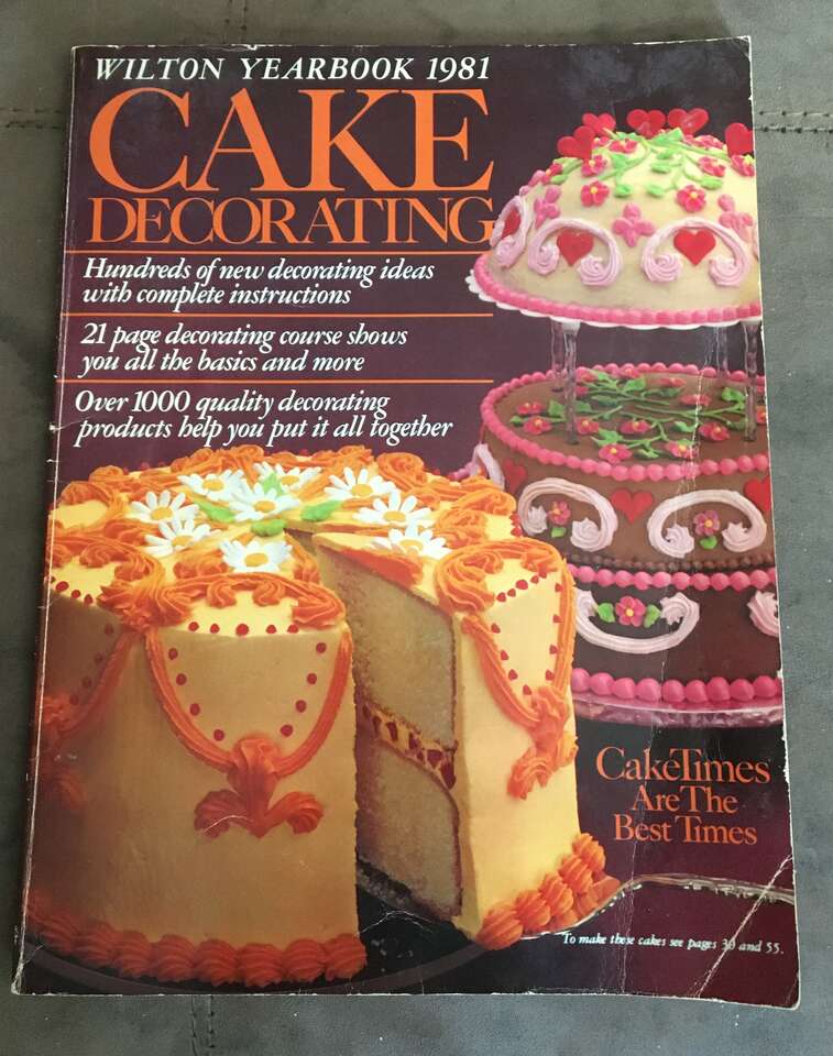 1981 Wilton Yearbook Cake Decorating Magazine - Cake Design - Baking - Wedding - Holiday Cakes- Wilton Cake Decorating Tips