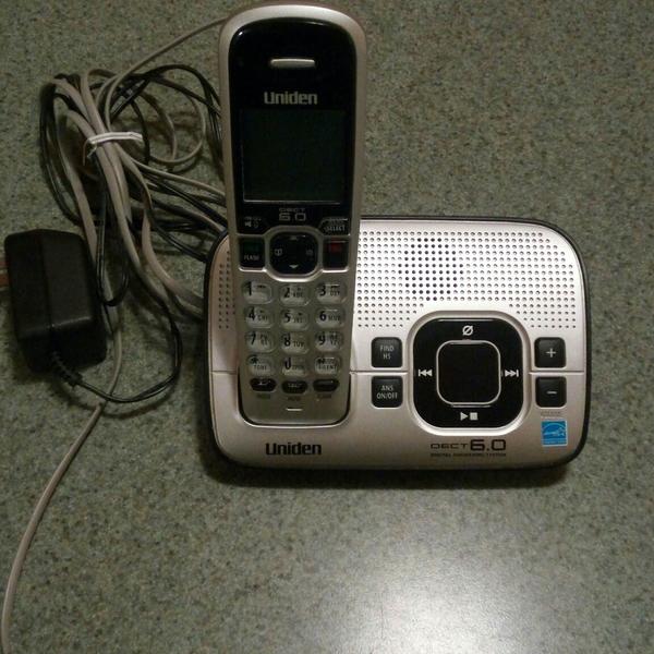 Uniden cordless phone with digital answering syste