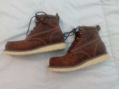 Like new men's Bonanza size 9.5 std width boots