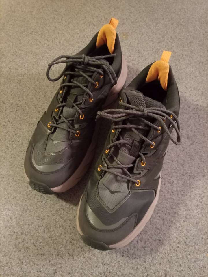 NEW in box Men's HOKA ONE ONE
Anacapa Low GTX