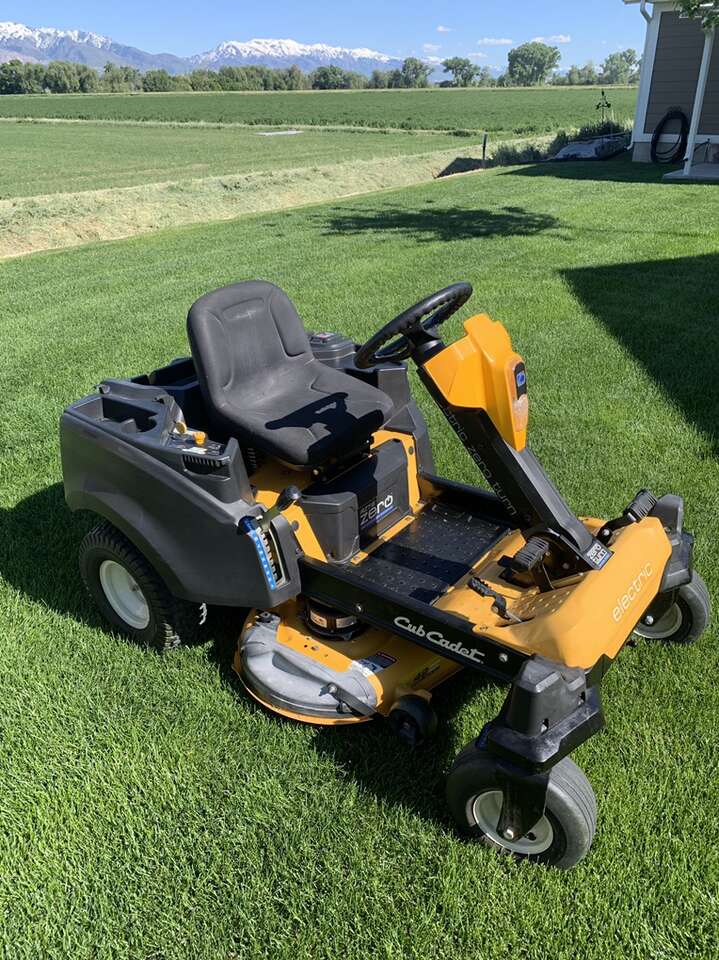 Cub Cadet RZT SX 42 Electric Zero Turn Riding