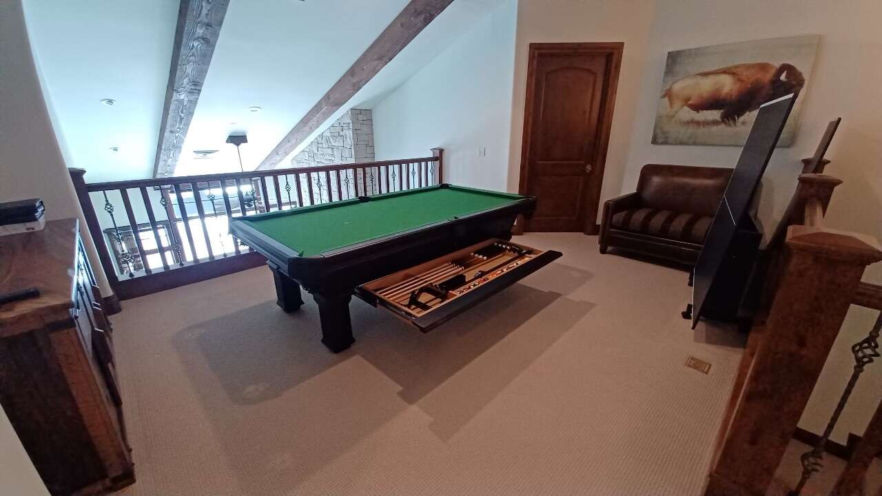 DISASSEMBLE, MOVE AND REASSEMBLE POOL, SHUFFLEBOARD, AIR HOCKEY MOVING SERVICE