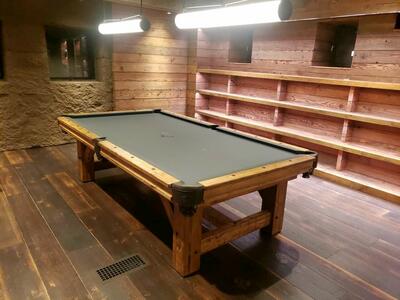 pool table and shuffleboard Leveling