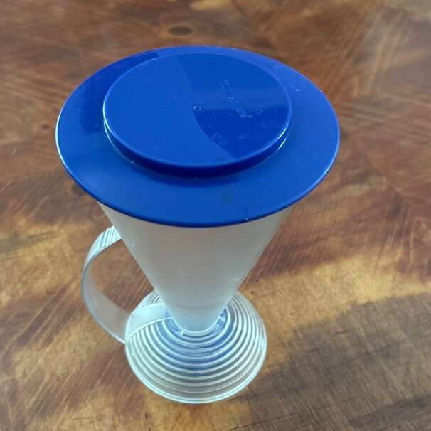 TUPPERWARE Wet Dry Measuring Funnel Cone