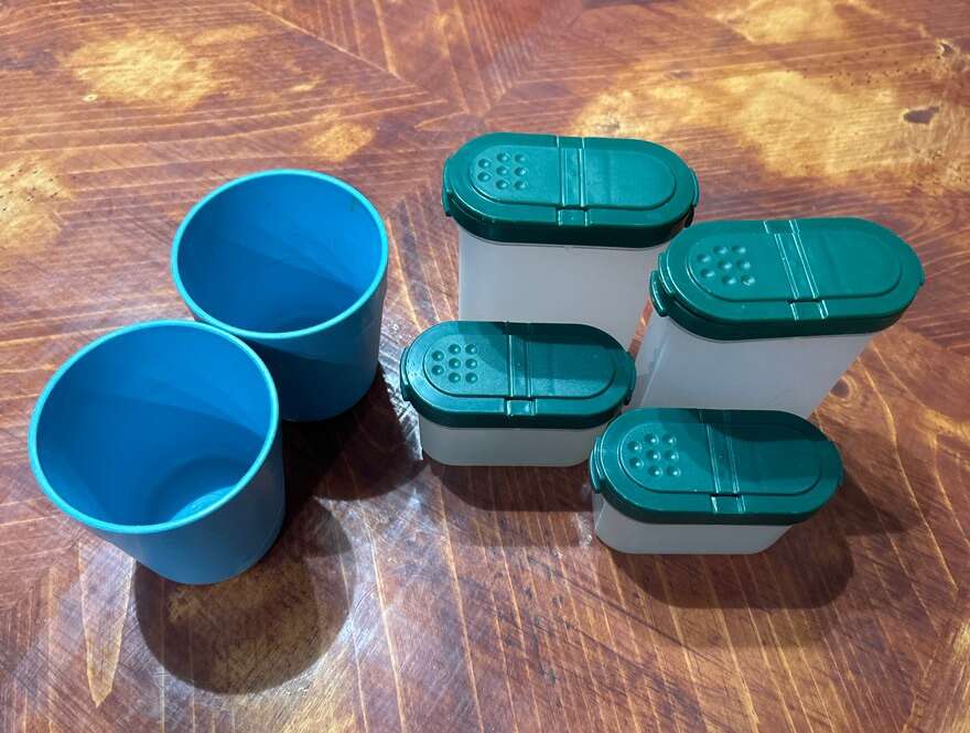 TUPPERWARE 4 Spice Modular Mate 2 Vintage Tumblers