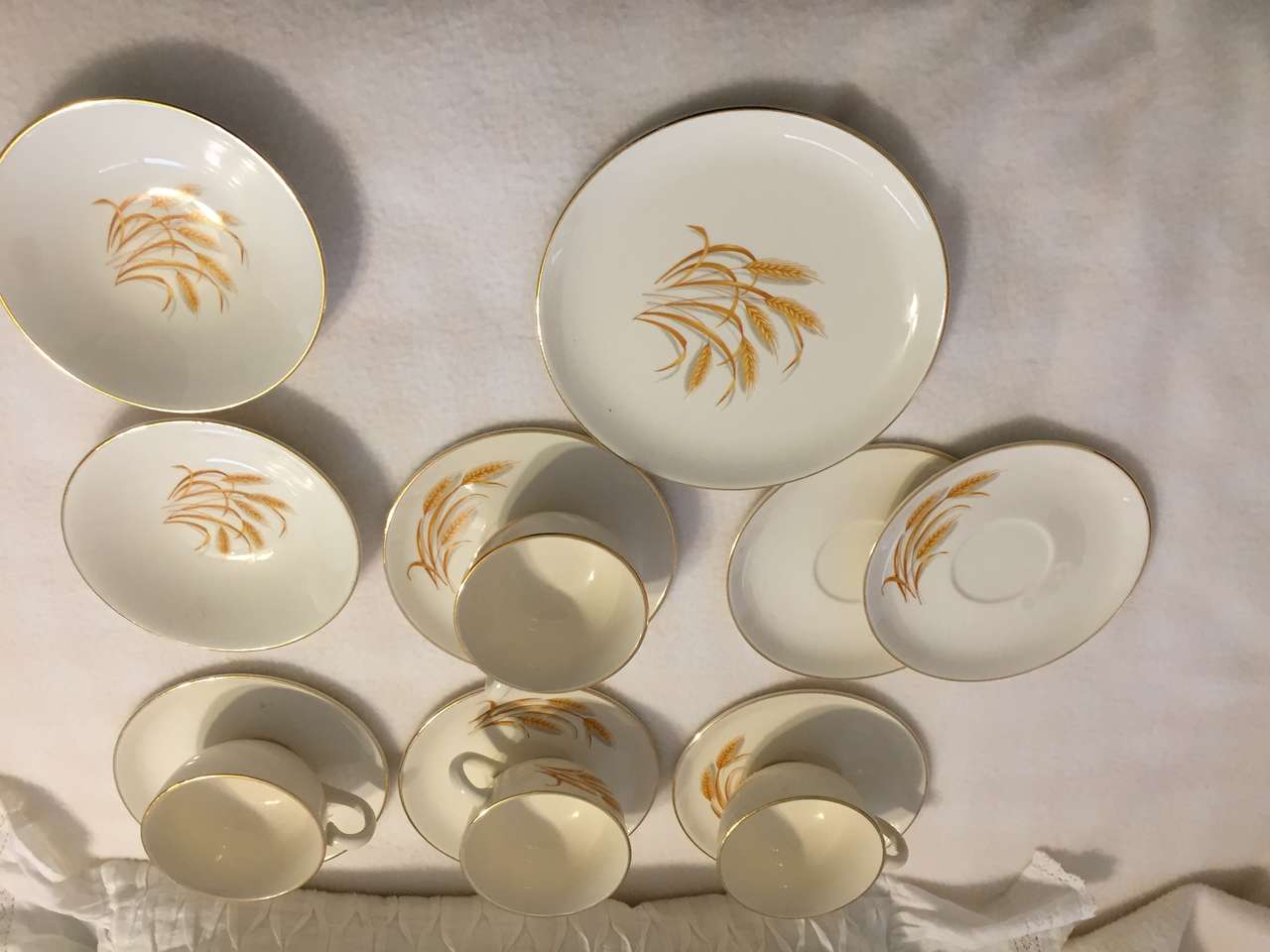 HOMER LAUGHLIN Golden Wheat dish set ca. 1949-1966, 13 pcs.