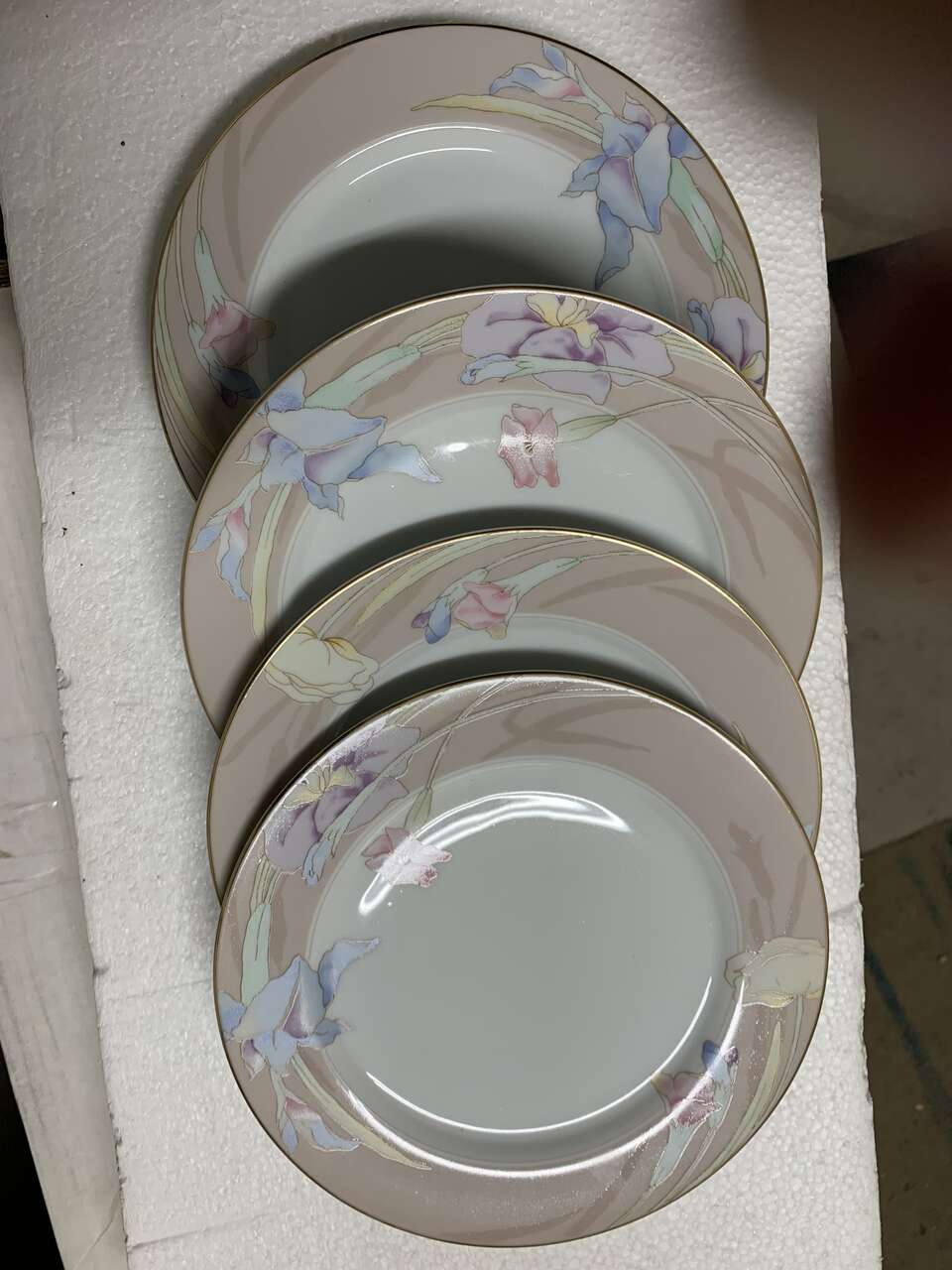 MIKASA CHARISMA BEIGE salad plates 4