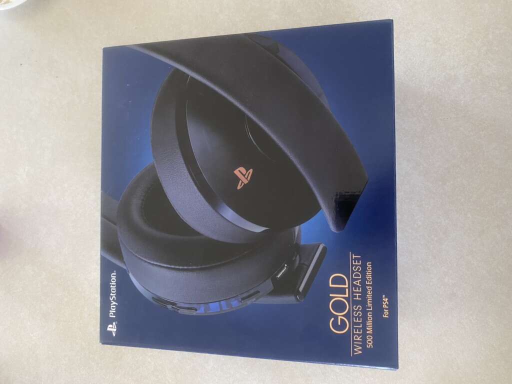 Sony PS4 Gold Wireless Headset 500 Million Limited