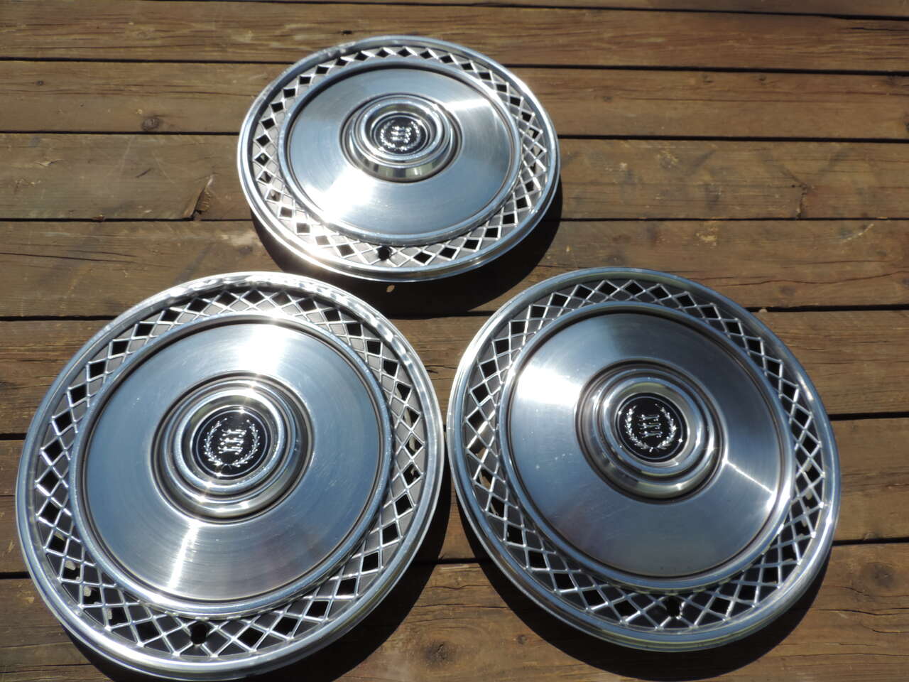 1977-78 Ford Mercury Cougar Hubcaps