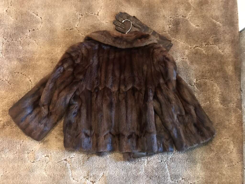 Original ZCMI Mid-Riff Fur Coat And Gloves
