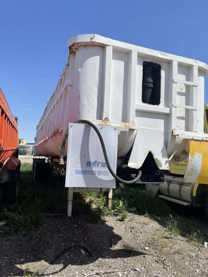 30 Foot End Dump With barn door