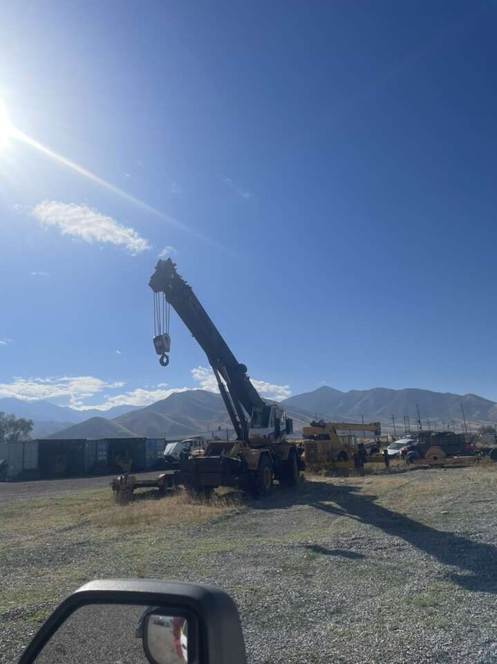 1982 P&H Cn 40 Ton  Rough Terrain Crane