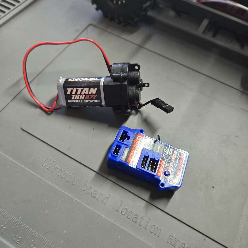 traxxas trx4m moter trans