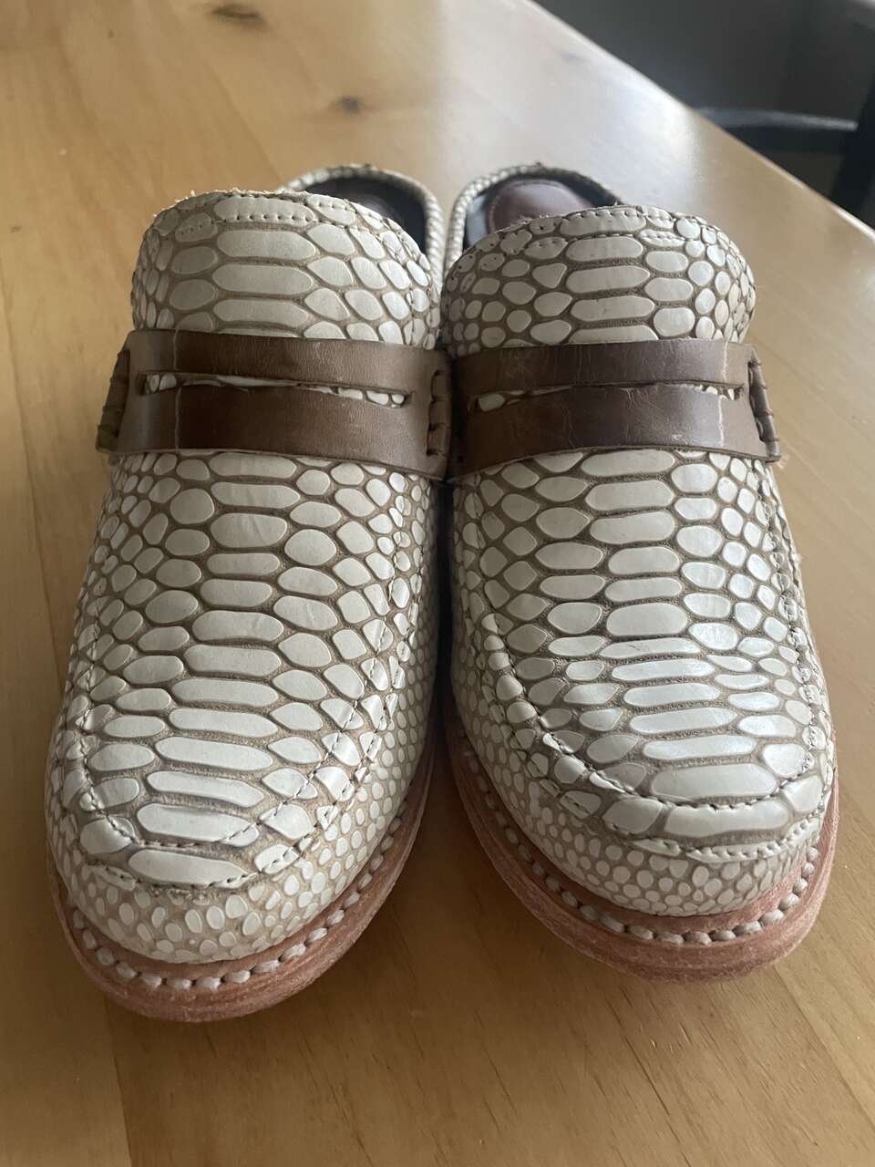 Freebirds by Steven Monalisa white snake Size 9