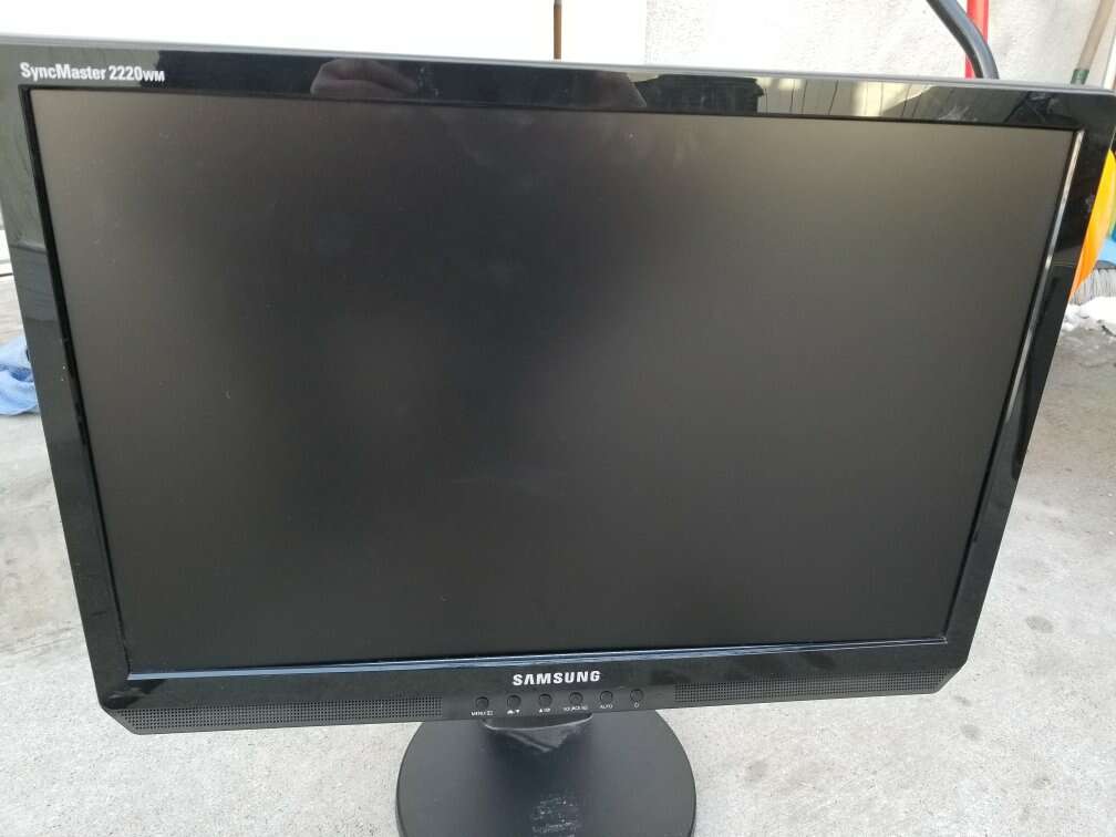 Samsung 22-in LCD Monitor
