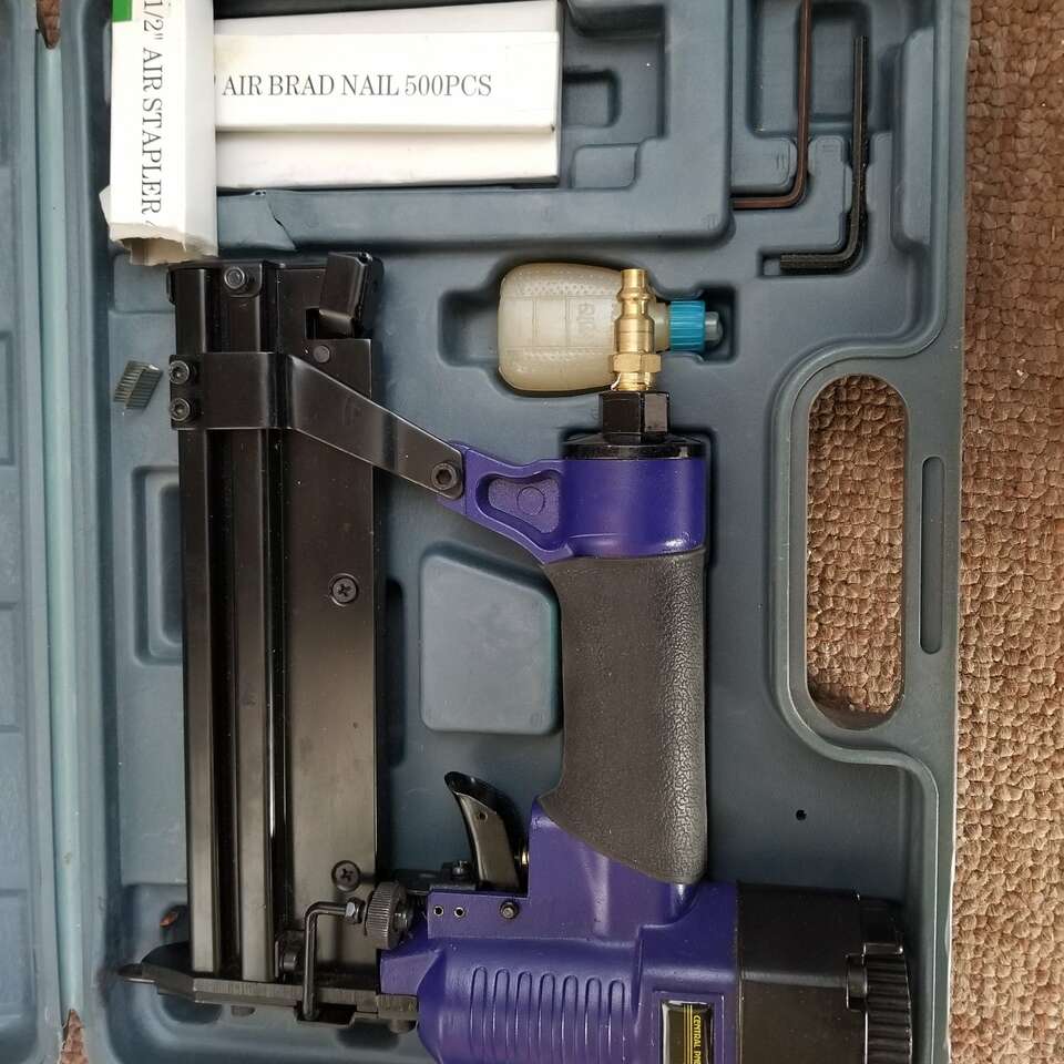 Pneumatic Nail Gun, 18 Gage