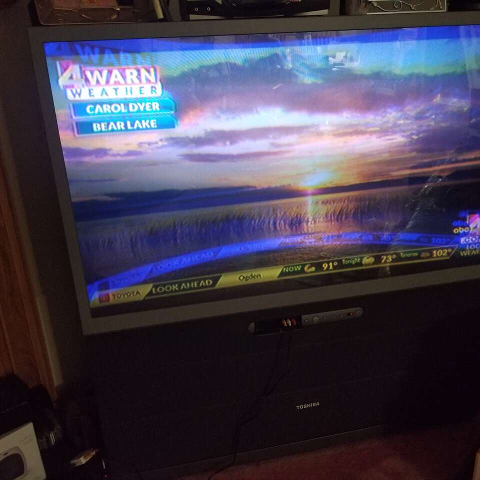 Toshiba 57" Projetion TV, Model 57H81