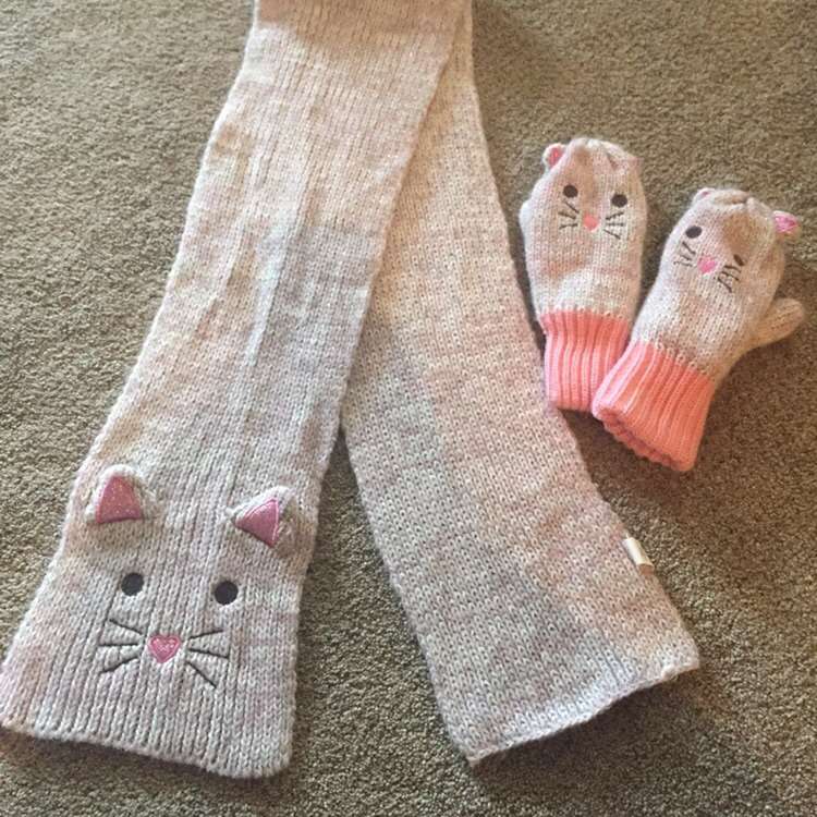 Scarf & Mittens Kids Sz 8