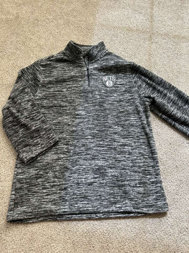 *New NBA Nets Zipper Basketball Shirt Size L