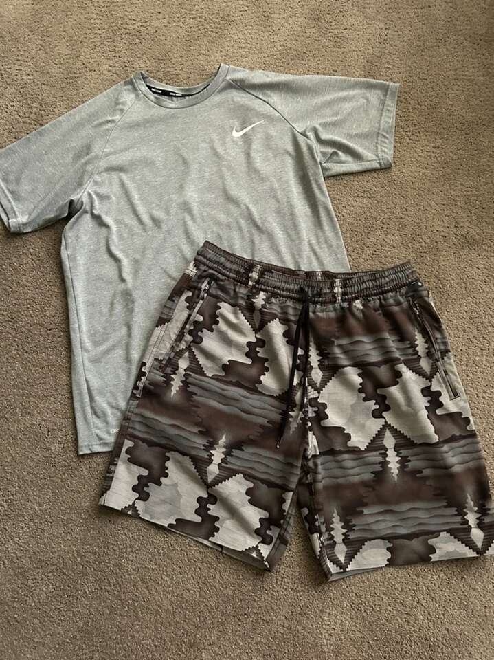 Swim Trunks Nike Swim Shirt Size M/L