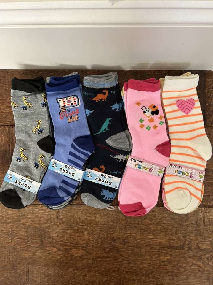 *New* Socks Size 6-8 Kids