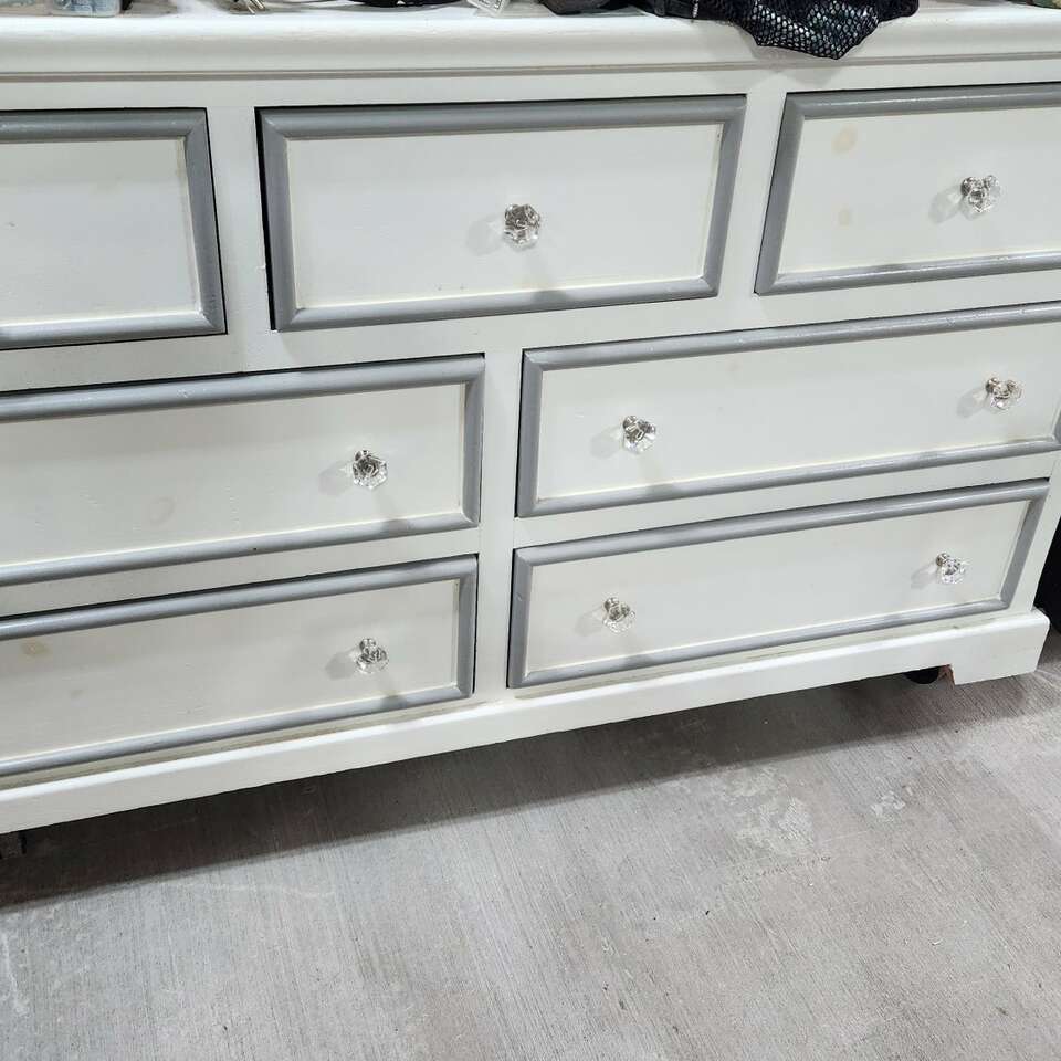 Dresser Furniture