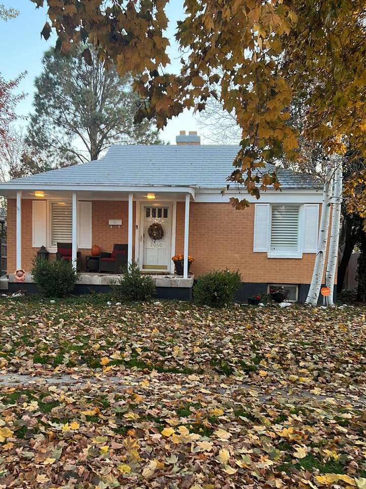 Private basement bedroom in S… Other Real Estate