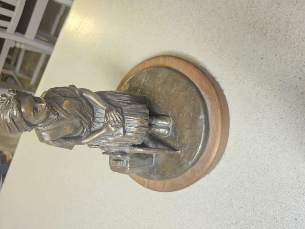 2001 Bronze-Finish LDS MISSIONARIS STATUE. GIRL RE