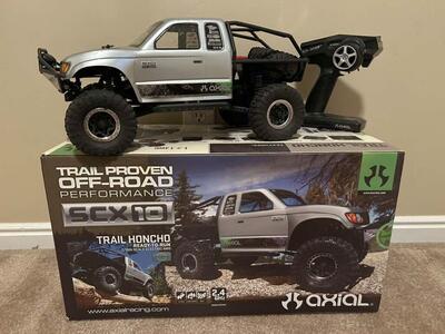 Axial SCX10 Trail Honcho RTR