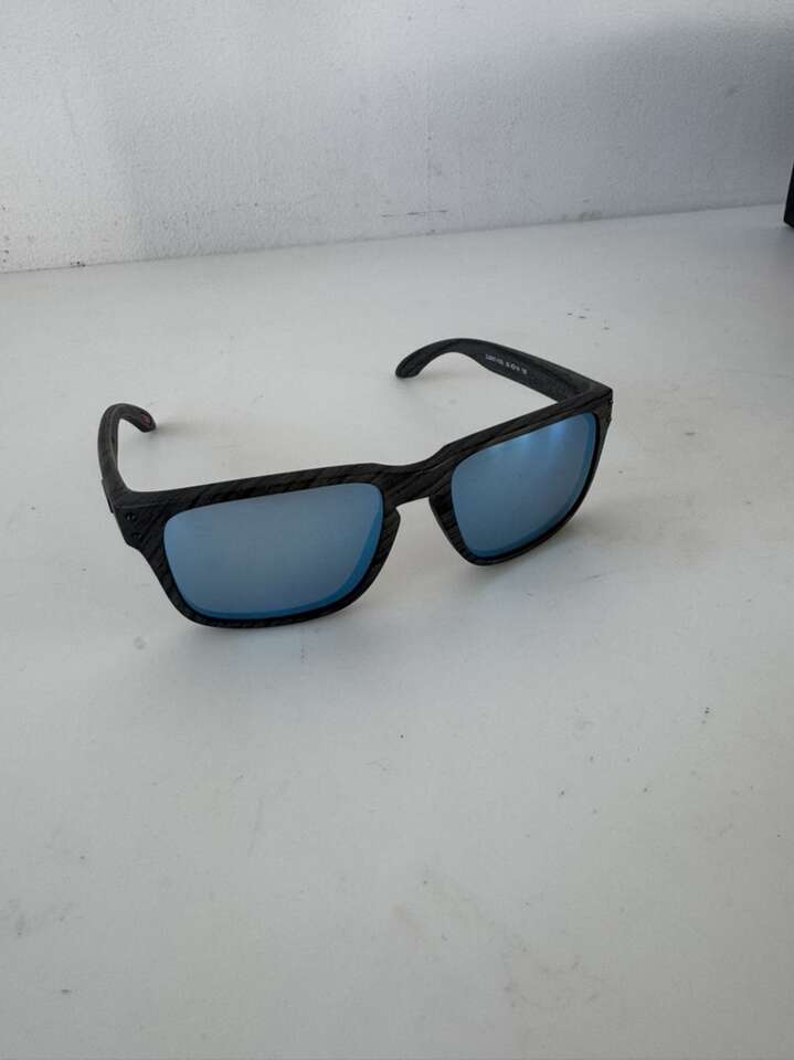 Oakley Holbrook XS Sunglasses