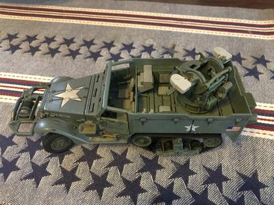 2003 UNIMAX DIECAST MODEL / FLYING MULE / 1:32 / WW II M16 MGMC HALF TRACK