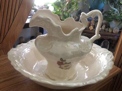 Washing bowl and picture