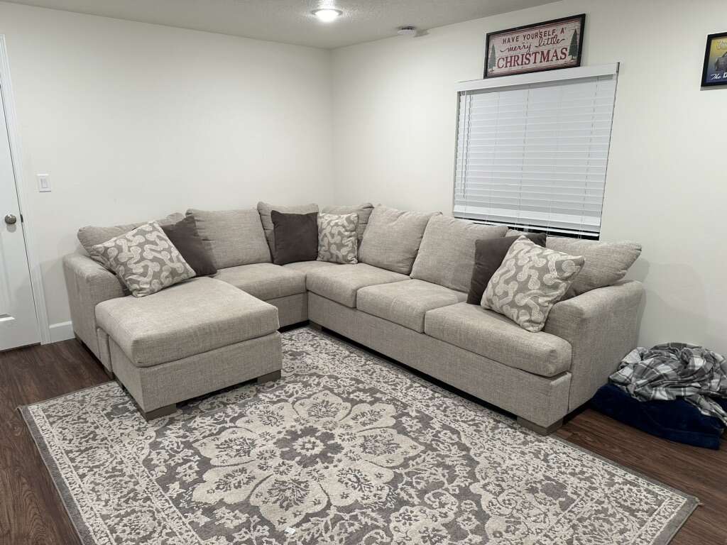 Beautiful Rc Willey Sectional | Furniture | ksl.com