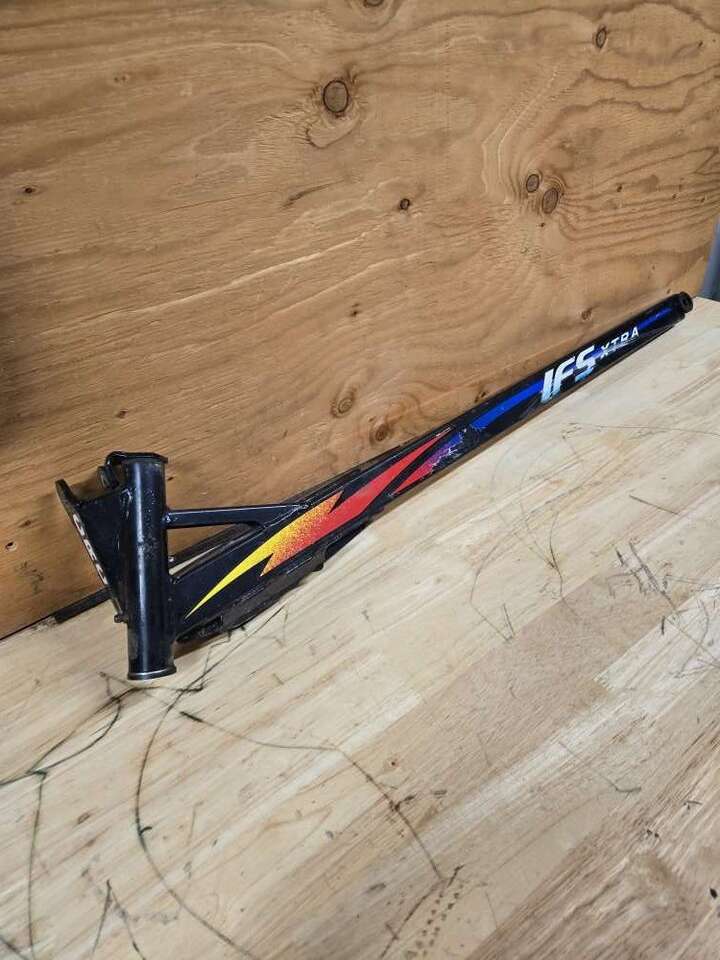 1998 polaris trailing arm