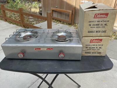 Vintage Coleman LP Gas Picnic Stove Two Burner
