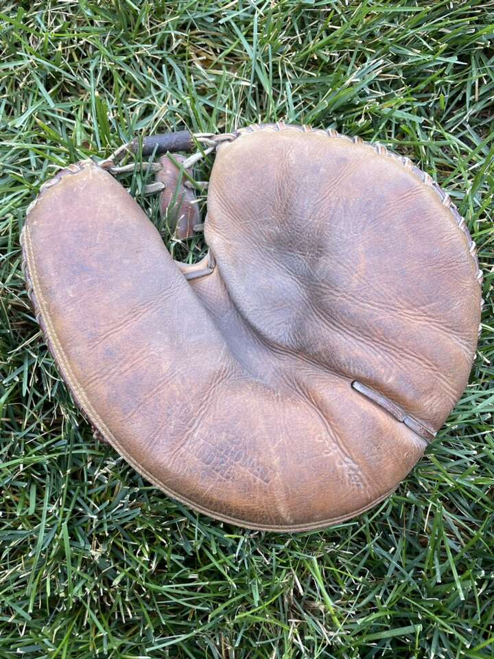 Spalding Catchers Mitt Professional Model  EZ Flex