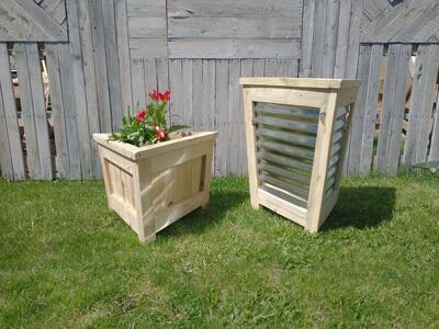 Tapered triangle planter