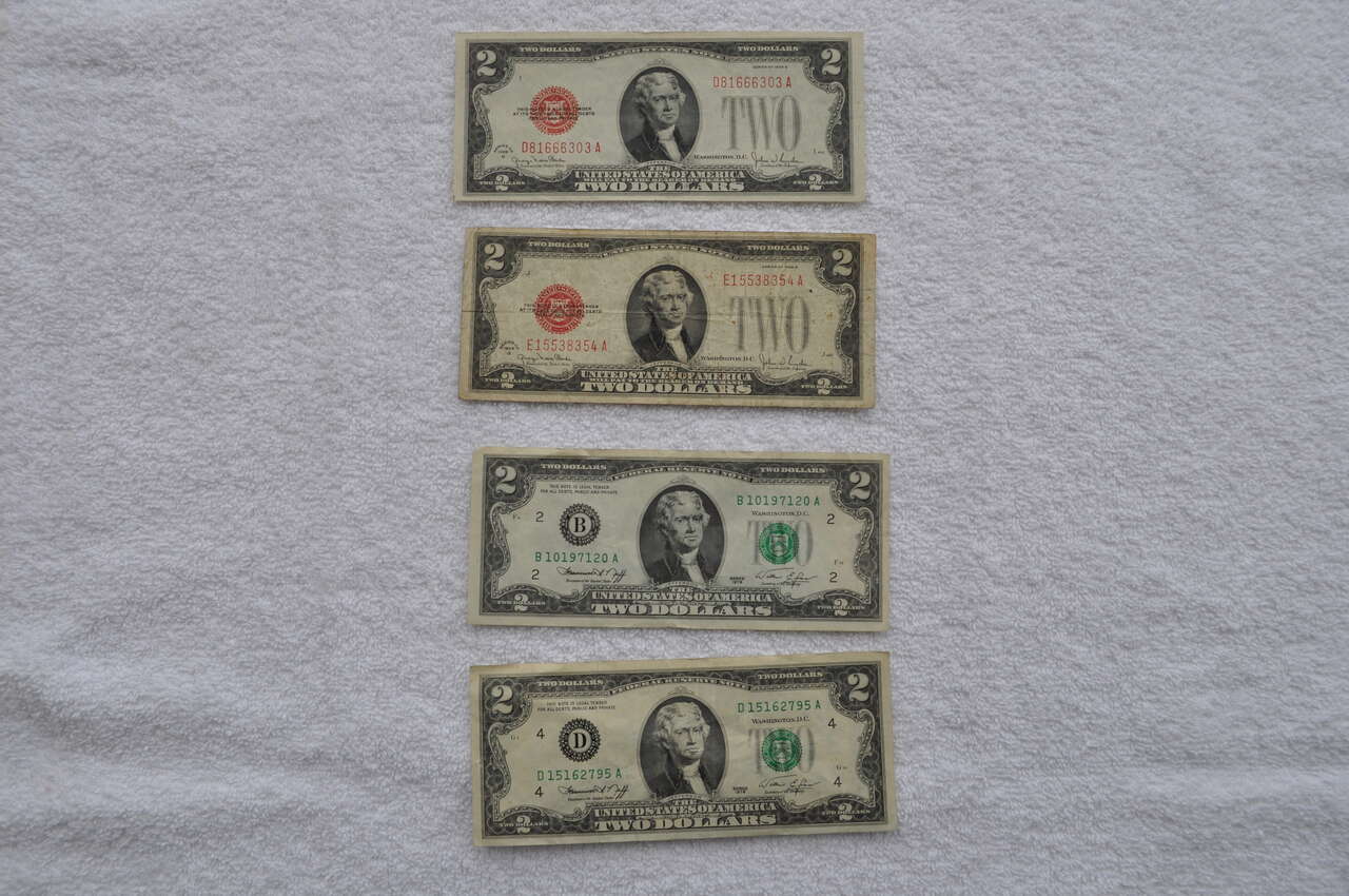 US Notes 1928 G - $2, 1976 - $2