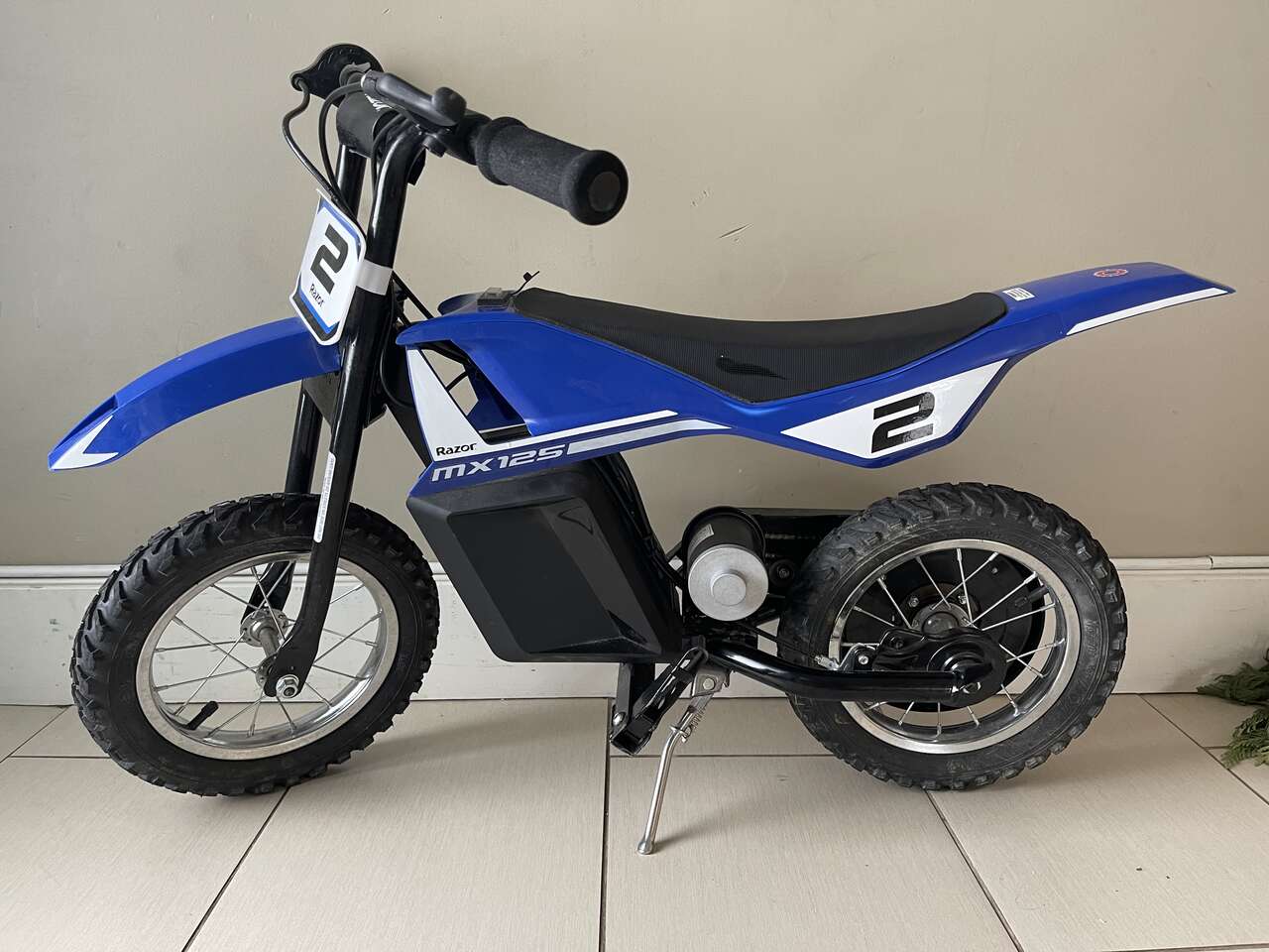 Razor Dirt Bike MX125 (li… Recreational Vehicles